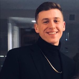 Meet your Posher, Dustin